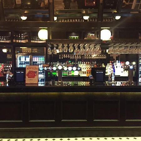 The George Hotel Wetherspoon ブレコン エクステリア 写真