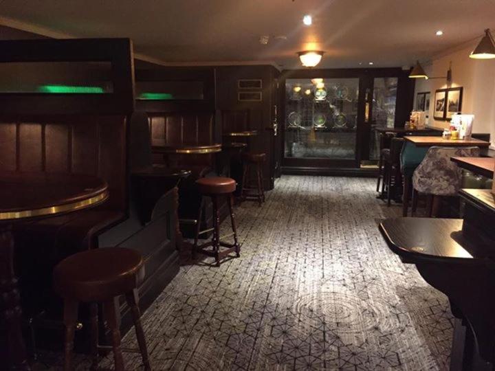 The George Hotel Wetherspoon ブレコン エクステリア 写真