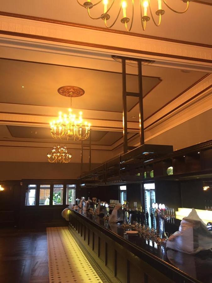 The George Hotel Wetherspoon ブレコン エクステリア 写真